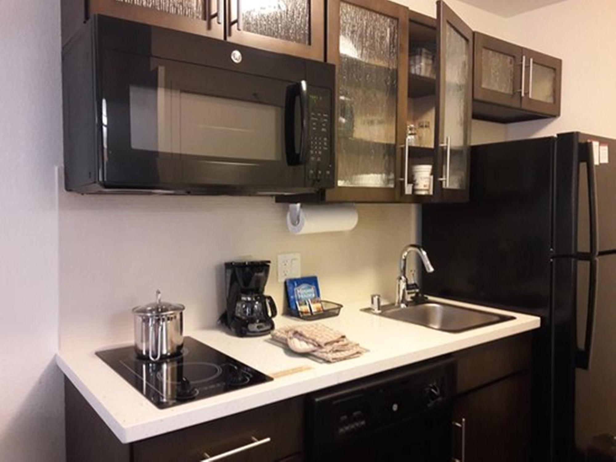 Studio Queen Suite